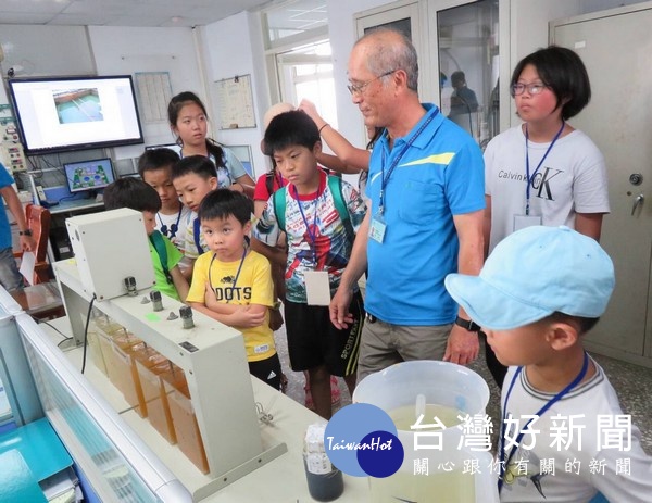 台灣自來水公司第五區管理處新港營運所舉辦「一日員工體驗營」活動，讓學員傳遞珍惜水資源的重要性。