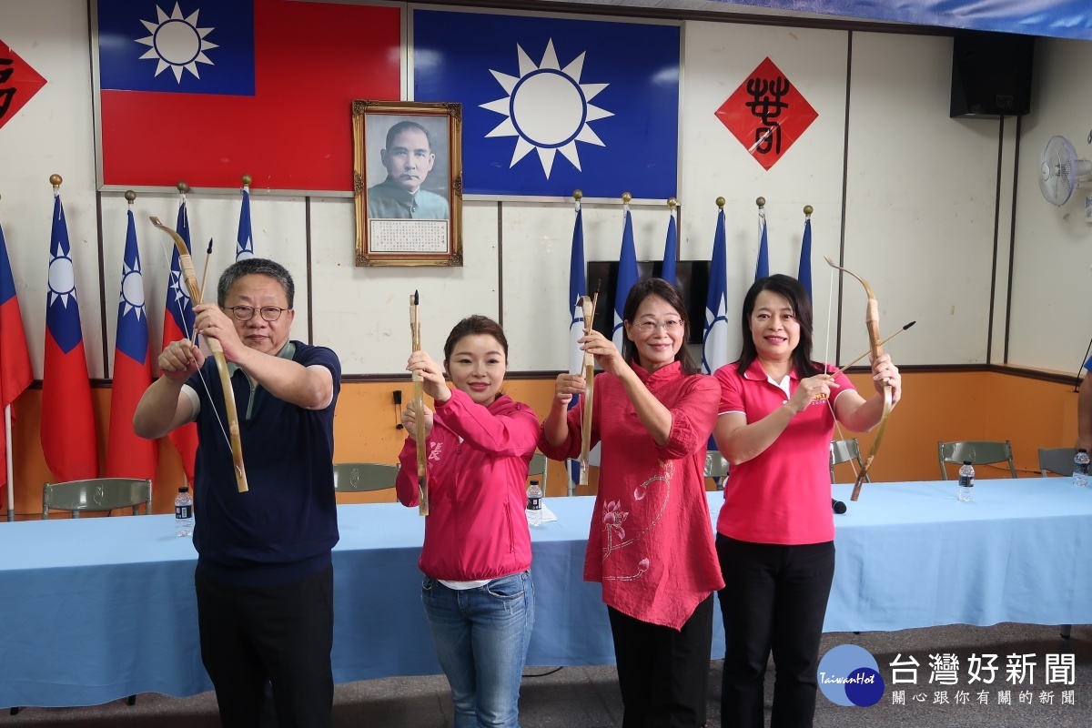 圖說 :國民黨雲林徵召海線張嘉郡，山線謝淑亞參選立委，縣黨部射出輔選第一箭「一支穿雲箭，立委過半贏林現」為韓國瑜、張嘉郡、謝淑亞組「贏林3W連線」輔選。