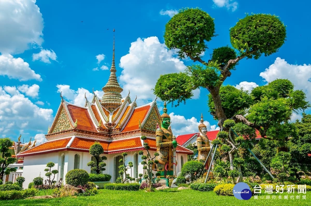 曼谷【大皇宮】從18世紀到20世紀，曾是暹羅王國的皇宮，也是泰國王室公定的居住地點。壯觀華麗的大皇宮，帶有濃厚的泰國特色。