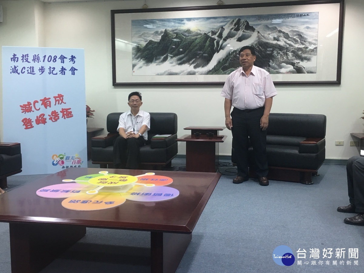 副縣長陳正昇肯定各校校長及團隊的努力提升學力。(記者扶小萍攝)