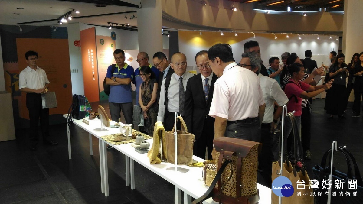 展示場非常熱鬧,各地創作品俱為精緻之作。