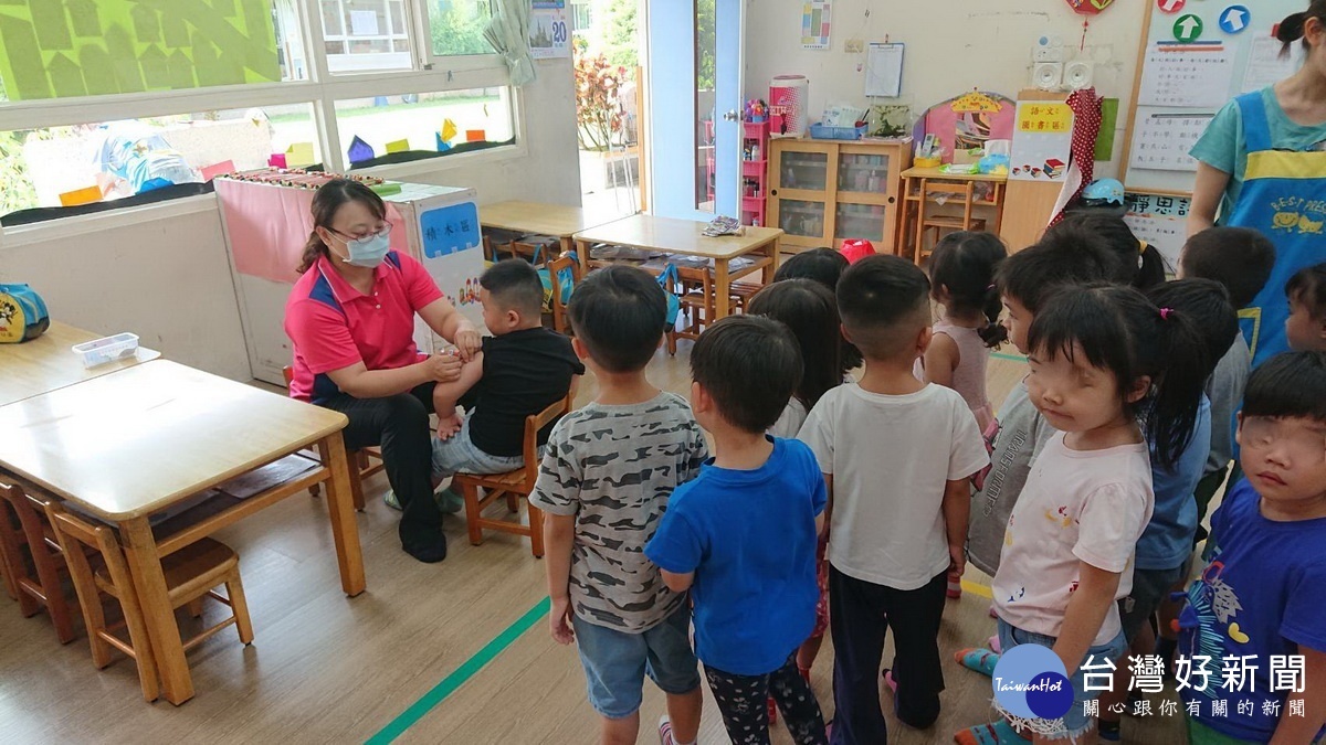 可接洽到幼兒園來注射。(衛生局提供)