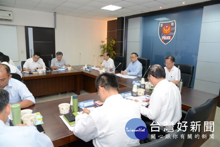 內政部警政署陳署長家欽等人訪視桃園市警察局選舉查賄制暴工作,慰勉員警執勤辛勞。