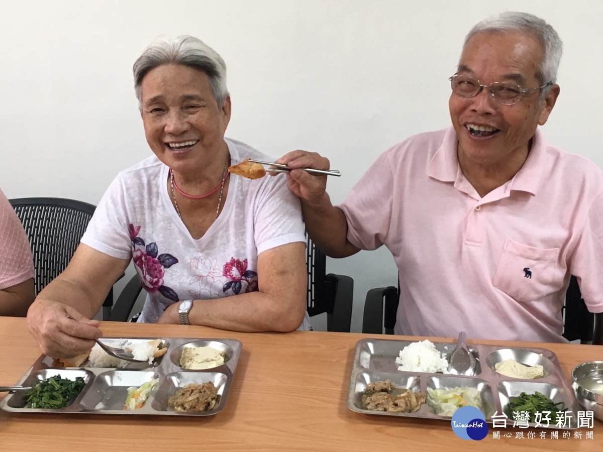彰濱秀傳伸港七嘉巷弄長照站成立,豐富長輩生活。