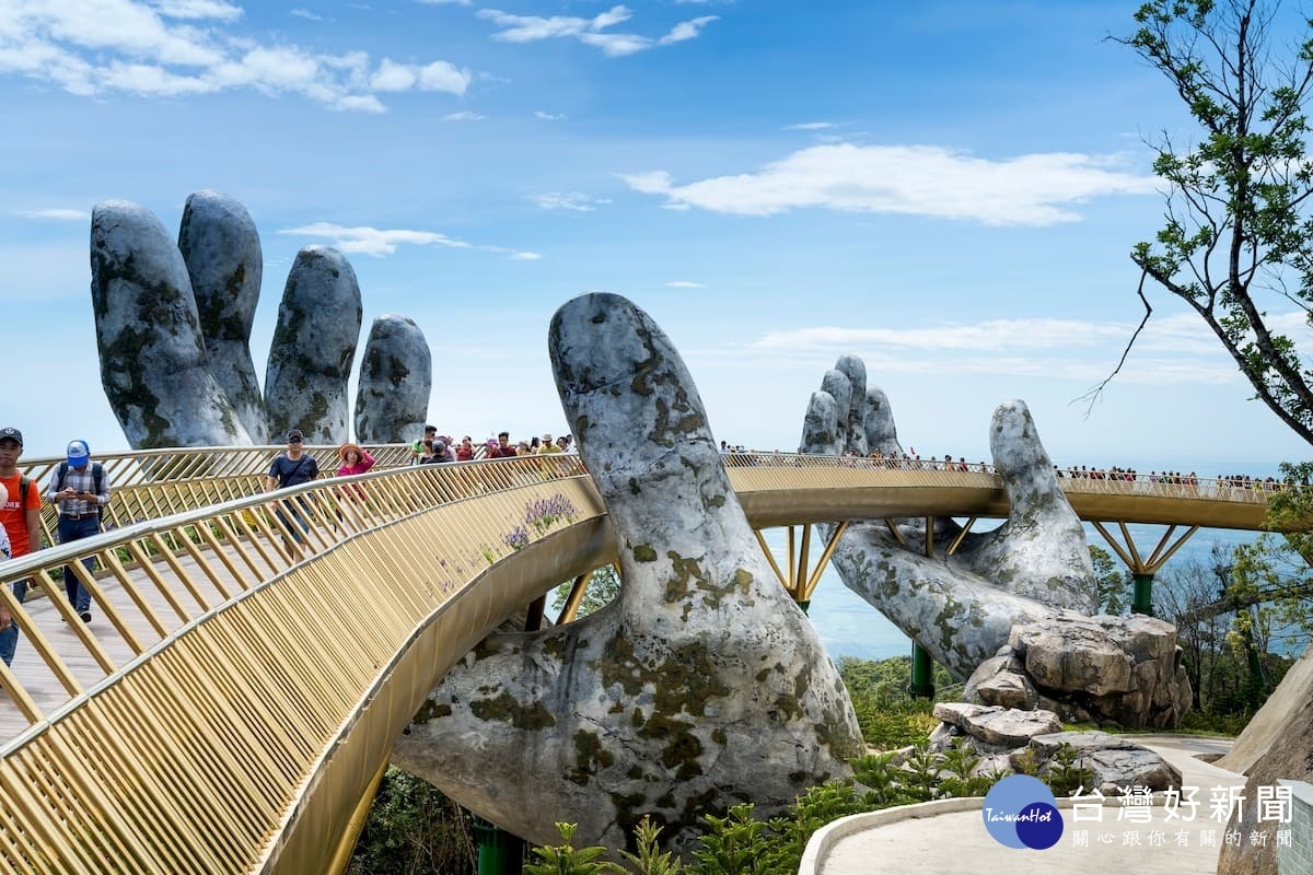 巨手黃金橋是近期中越最紅的景點。(圖/暢遊旅行社提供)