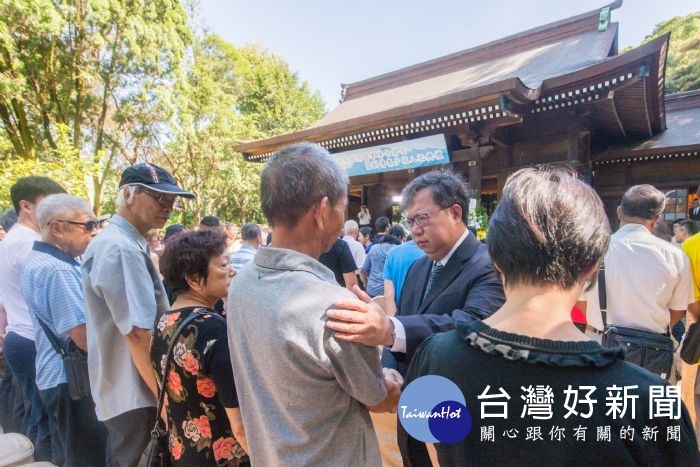 市長向烈士遺族慰問及致敬