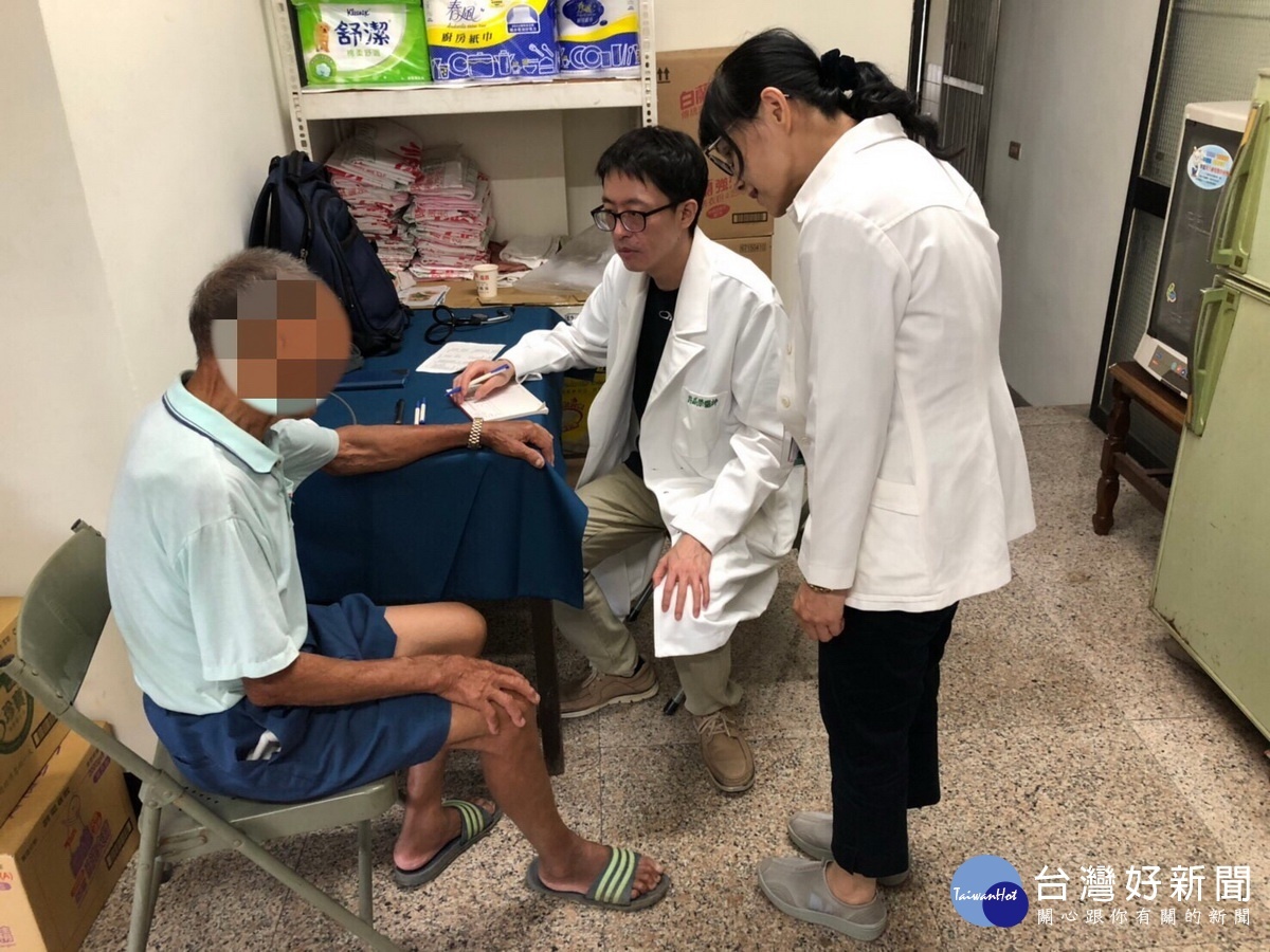 南投醫院安排醫師進駐無醫村為民服務。(南投醫院提供)
