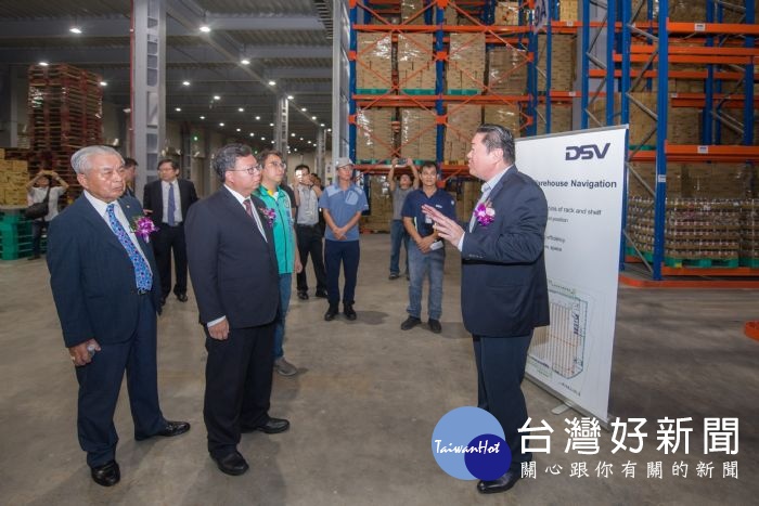 市長聽取DSV Local總經理王潤達簡報倉儲技術