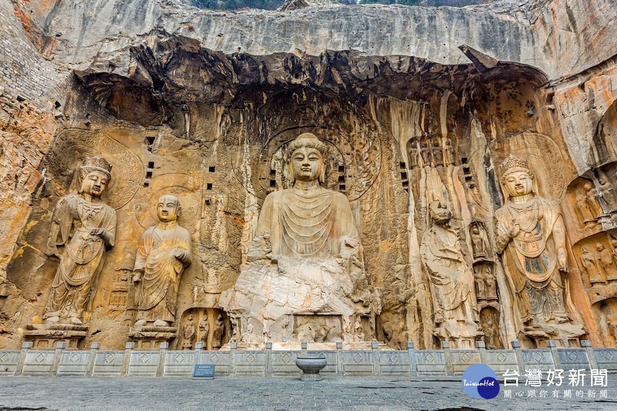 龍門石窟被譽為世界最偉大的古典藝術寶庫之一，是人類藝術創造力的傑出表現。（圖／喜鴻假期提供）
