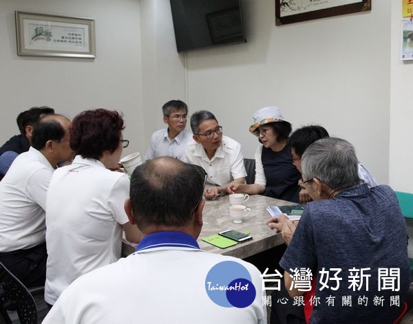 立委蘇治芬邀水利署長賴建信等會勘土庫及虎尾水利設施，承諾提撥1.38億元工程經費給雲林鄉親一個安全免於淹水的居住環境。