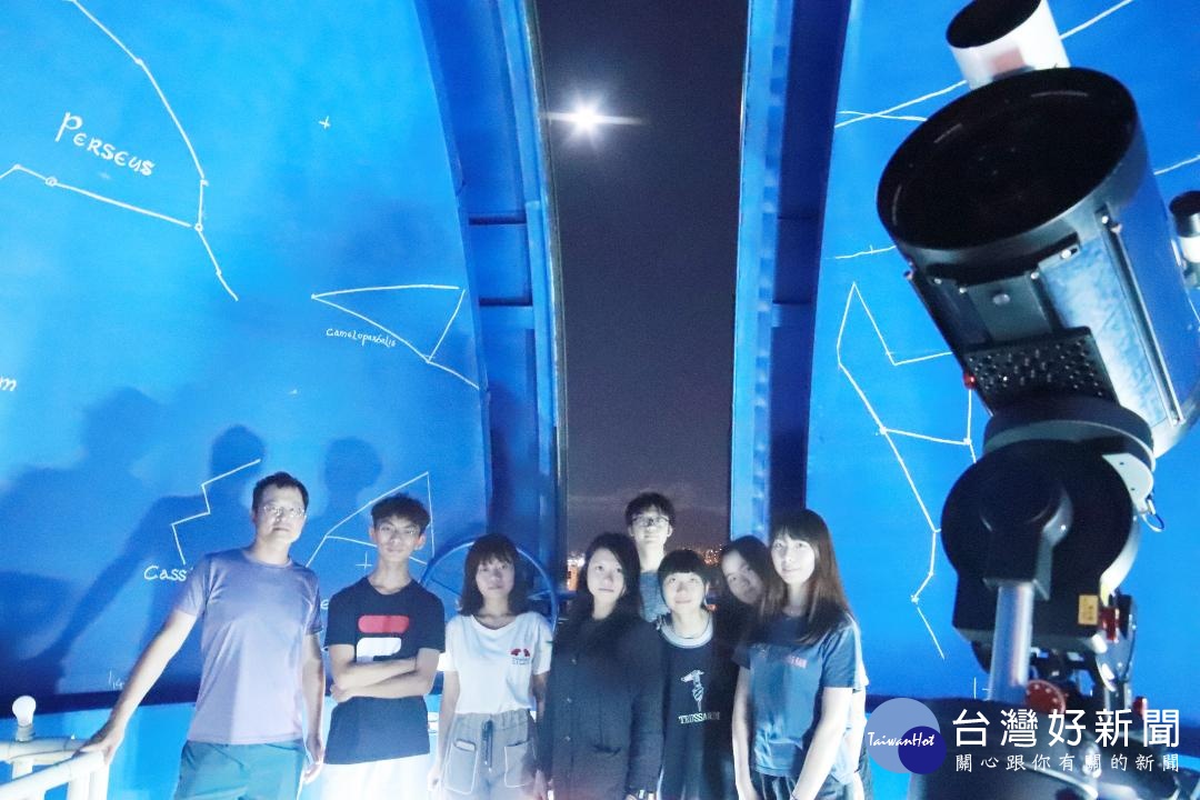 中原天文社由一群熱愛星空的學生組成,學生期待中秋賞月活動,歡迎民眾共襄盛舉。