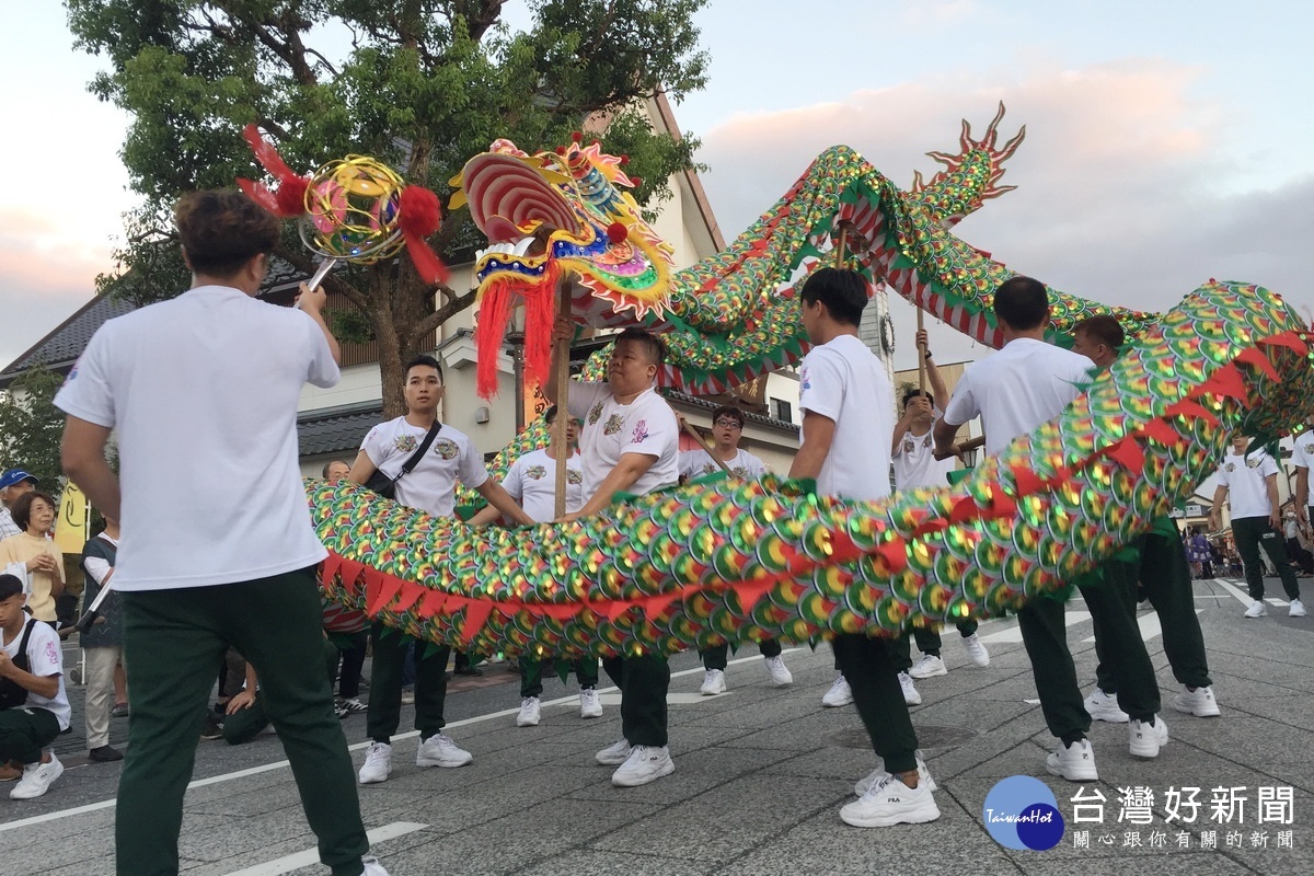 具有百年歷史的大溪新勝社飛龍團獲邀於日本「成田傳統藝能祭」表演，並在遊街活動中打頭陣。