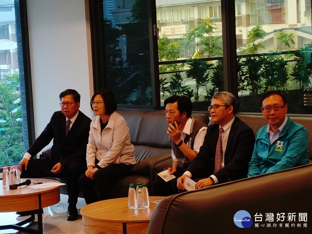 桃園社宅首波入住,蔡總統、鄭市長同賀喬遷之喜