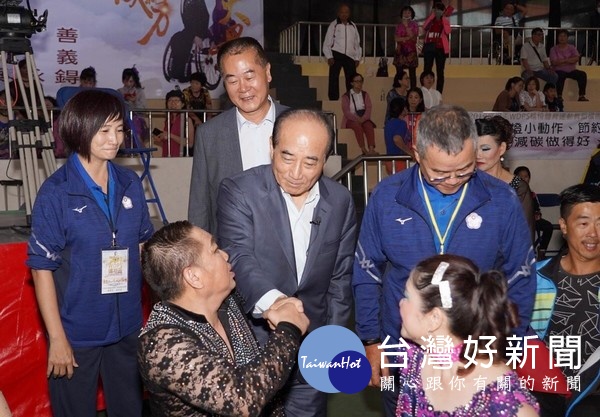 前立法院院長王金平蒞臨媽祖盃輪椅體育運動舞蹈國際公開賽,替台灣隊選手加油打氣。