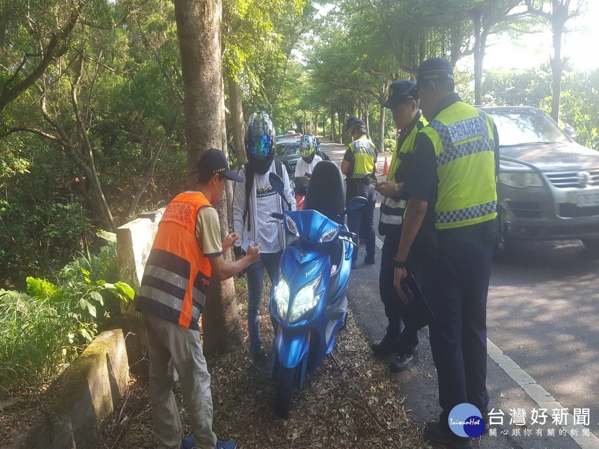 避免重機車隊聚集競駛 彰化139線警方實施重機車攔檢勤務