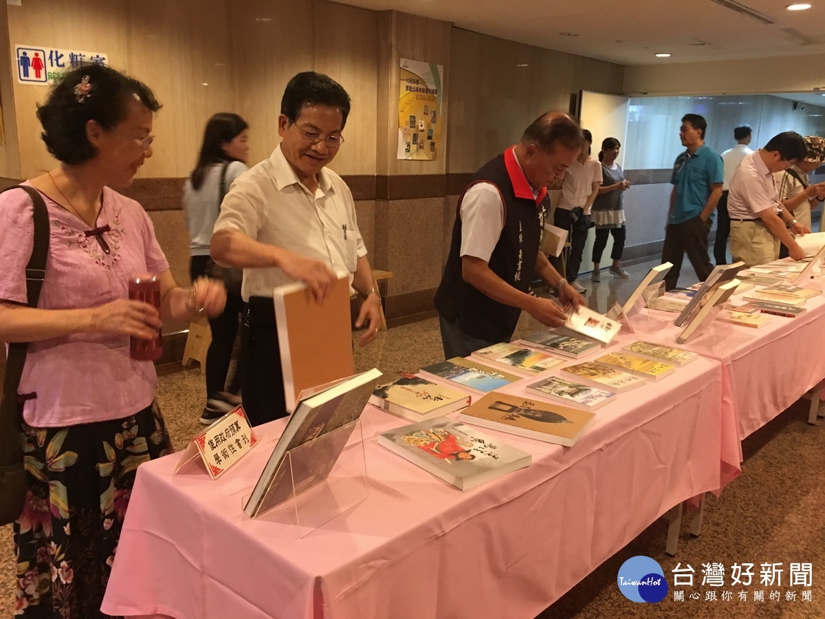 會場展示獲獎作品。(記者扶小萍攝)