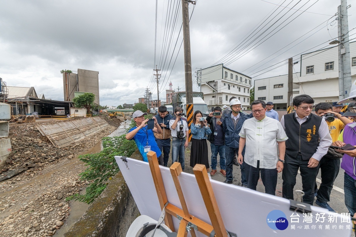 因應中颱米塔來襲,桃園市長鄭文燦視察八德、桃園防汛整備工作。