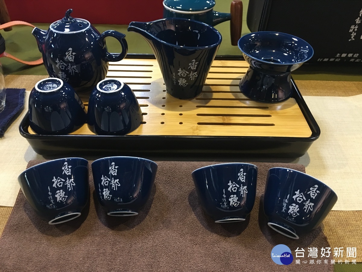 今年並推出特色紀念杯。(記者扶小萍攝)
