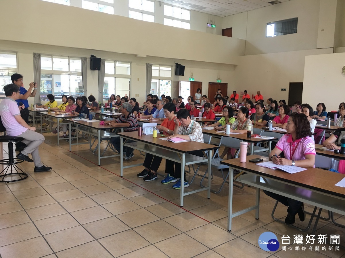 全縣有47個社區報名成長研習。(記者扶小萍攝)