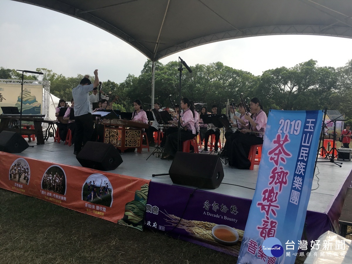 玉山民族樂團是南投縣優質樂團。(記者扶小萍攝)