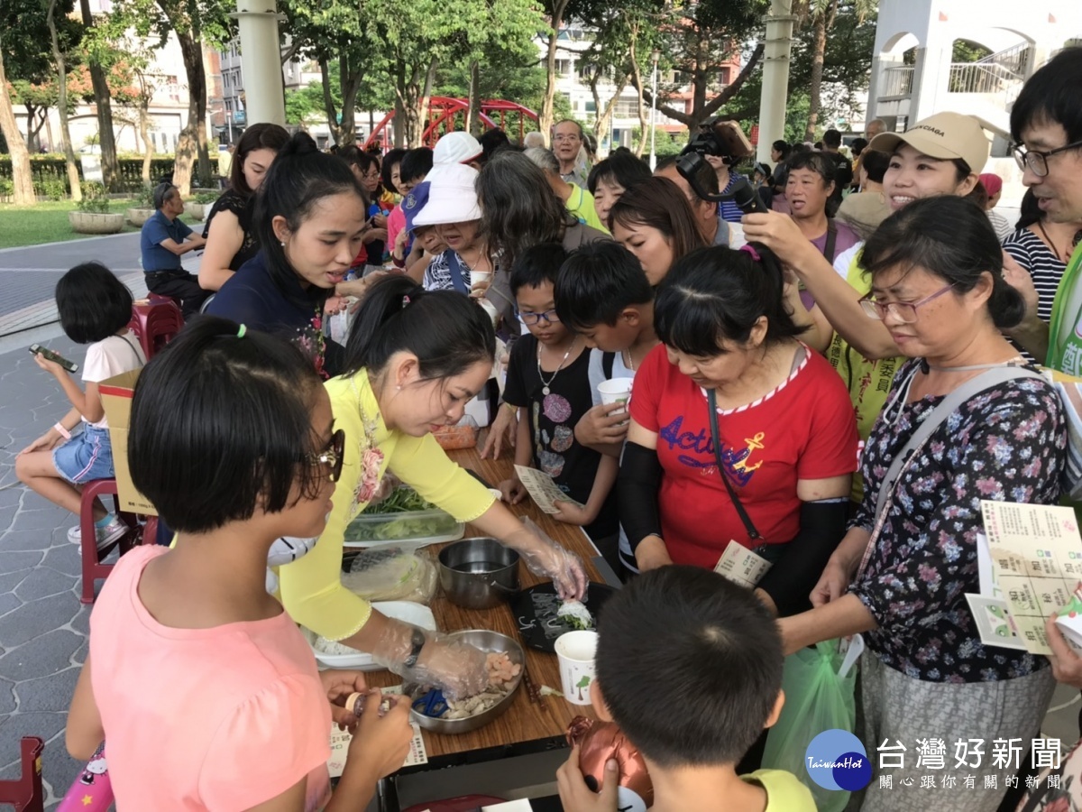 家鄉味飄香味園遊會 新住民透過歡唱與飲食互相交流