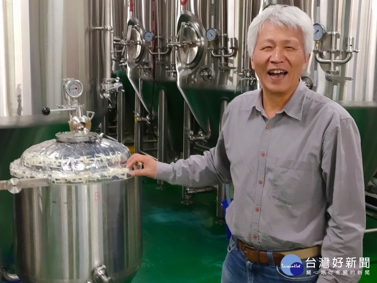 精釀啤酒廠搶市 電子業老闆退休後研發啤酒