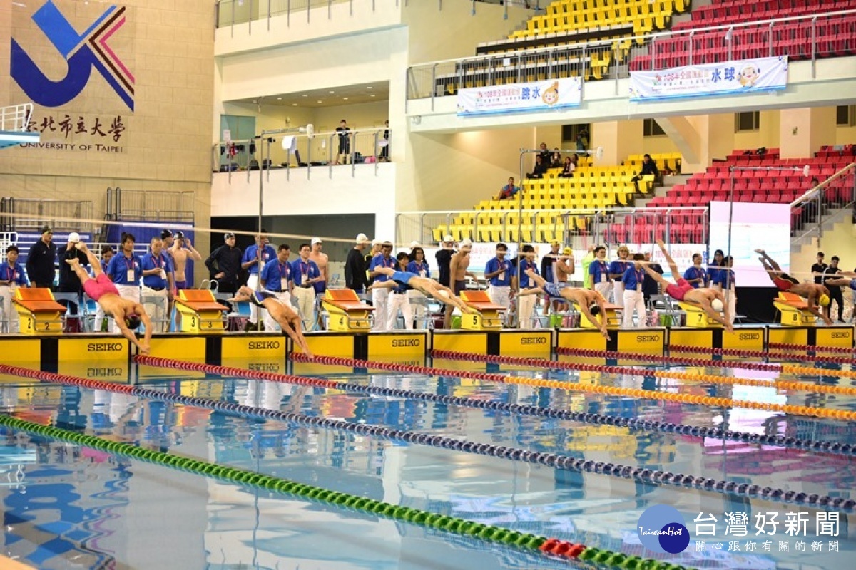 男子組游泳400公尺混合式決賽