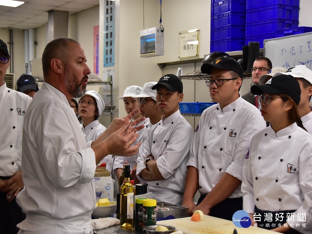 瑞士烹飪藝術學院與明道廚藝交流　分享國際餐飲觀光教育資源