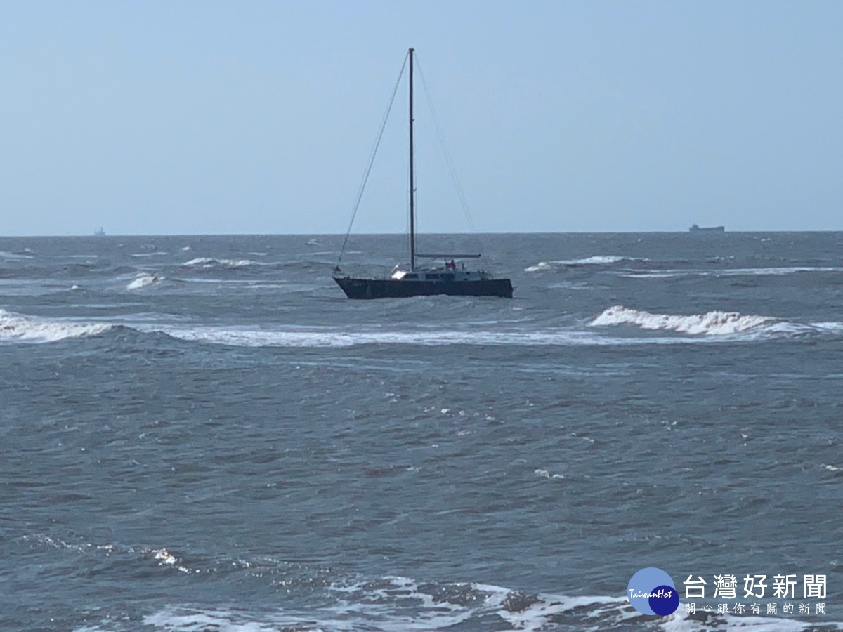 遊艇出航失去動力 海巡立即前往救援