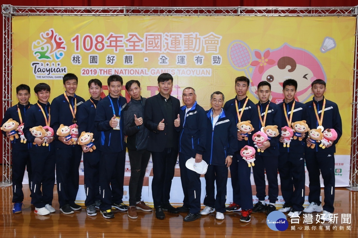 羽球男子組團體賽由台北市奪下金牌，完成二連霸。