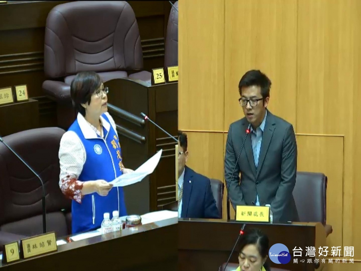 劉茂群表示,從摘錄的網路留言中,可以發現影片完全失焦,他個人認為這是失敗的作品。(圖/翻攝桃園市議會網站)