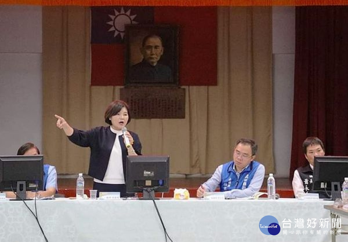 北港萬有紙廠拆除作業引發噪音及空汙等問題，社區居民透過民代表達強烈關切，縣府開罰並要求廠商遵守環保、建築相關法規進行作業，確保當地居民的權益。（圖／陳昭宗翻攝）