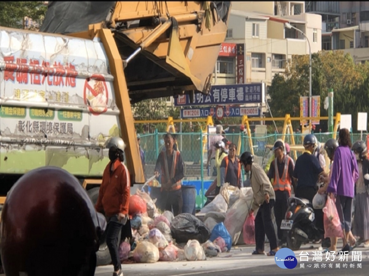 民眾垃圾未做好分類 垃圾清運中竟冒煙