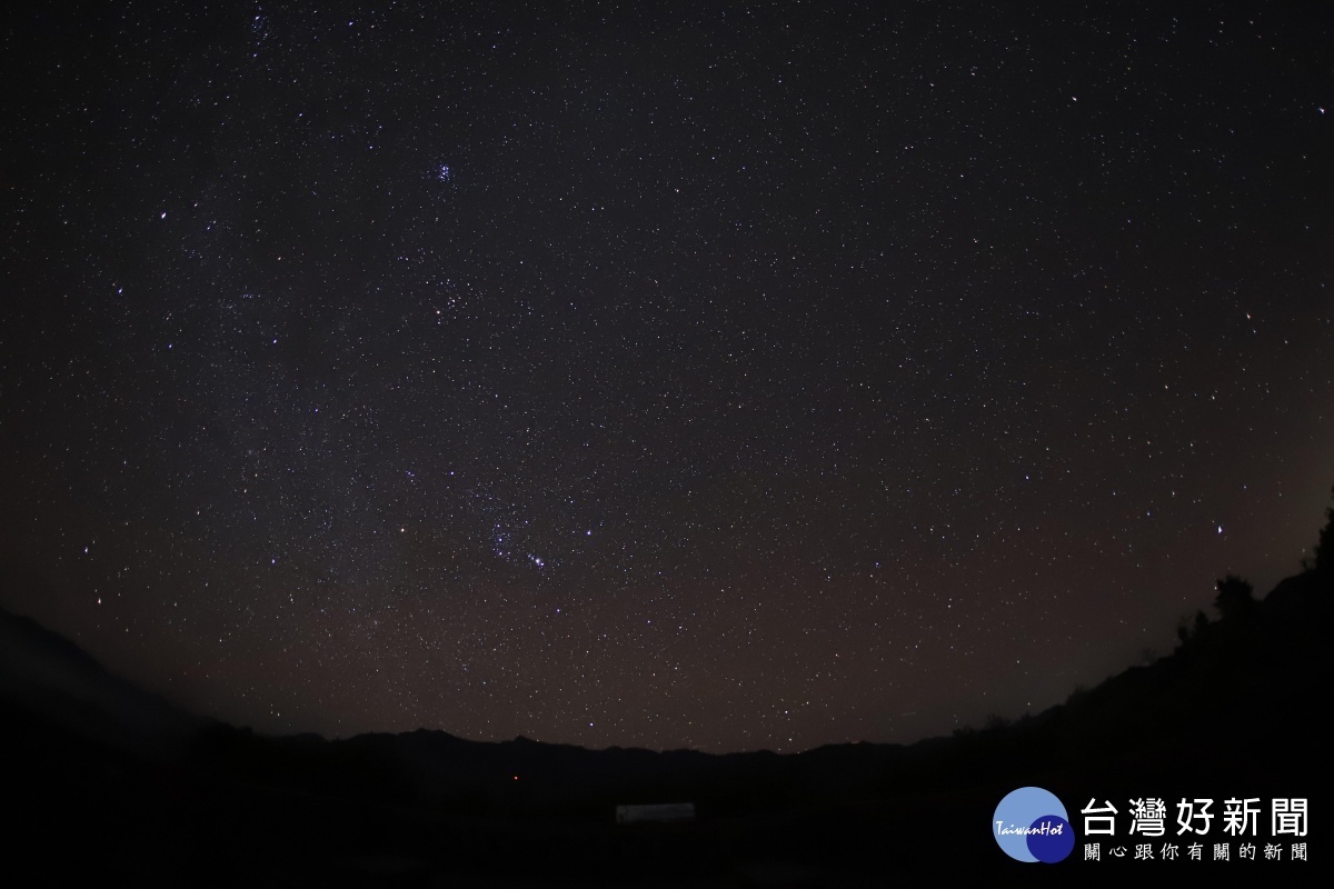 小笠原山明亮清澈的星空(圖/嘉義林區管理處提供)