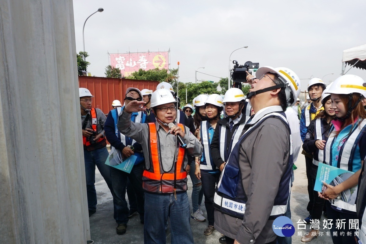 桃園市長鄭文燦視察捷運綠線高架段八德工區。