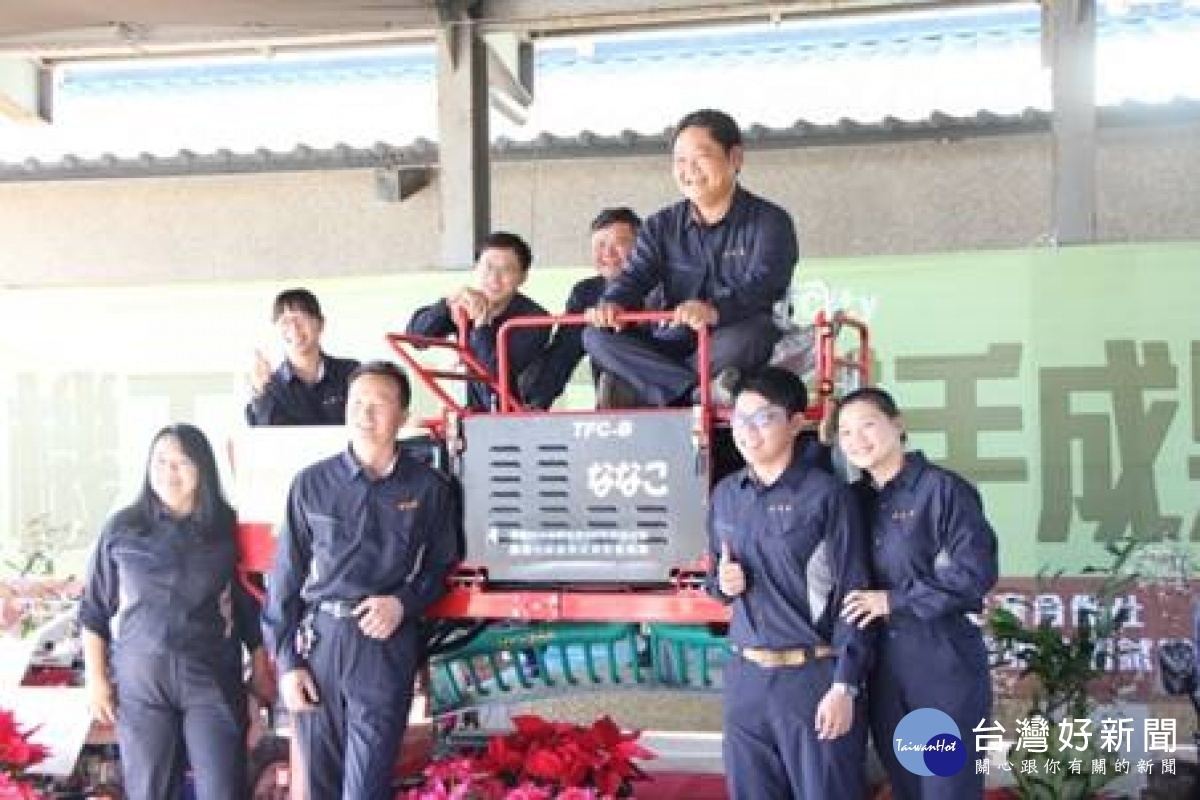 桃園市青年農民生產合作社成員。