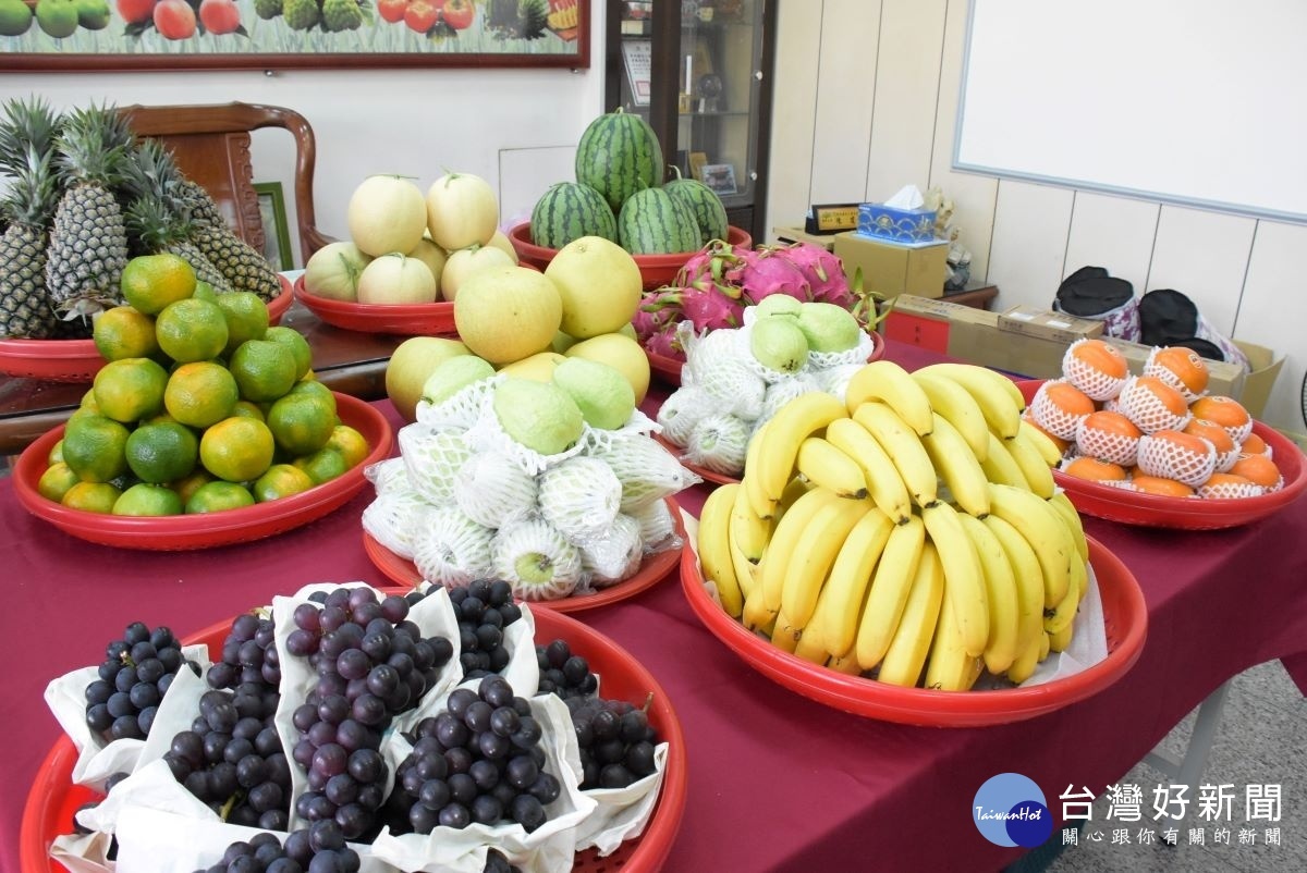 彰化縣農產品促銷嘉年華促銷優鮮水果。圖／記者鄧富珍攝