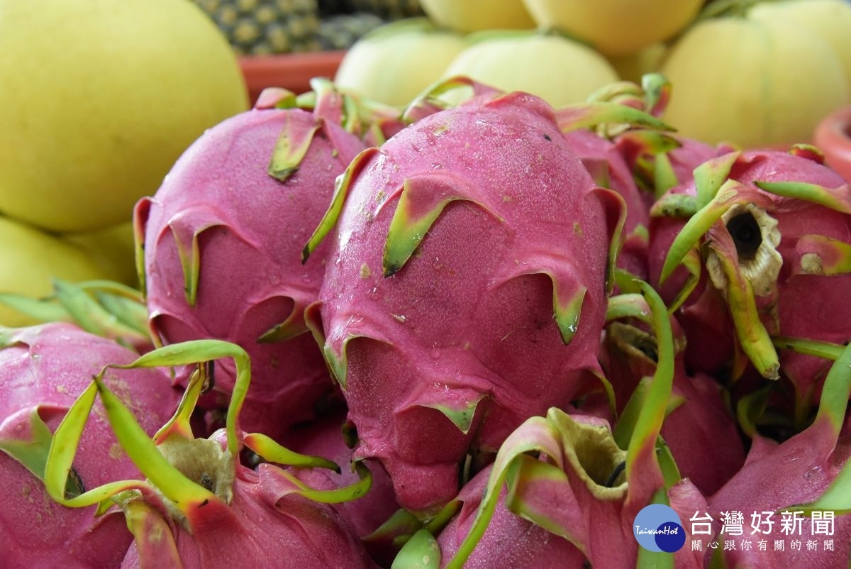 彰化縣農產品促銷嘉年華促銷優鮮水果。圖／記者鄧富珍攝
