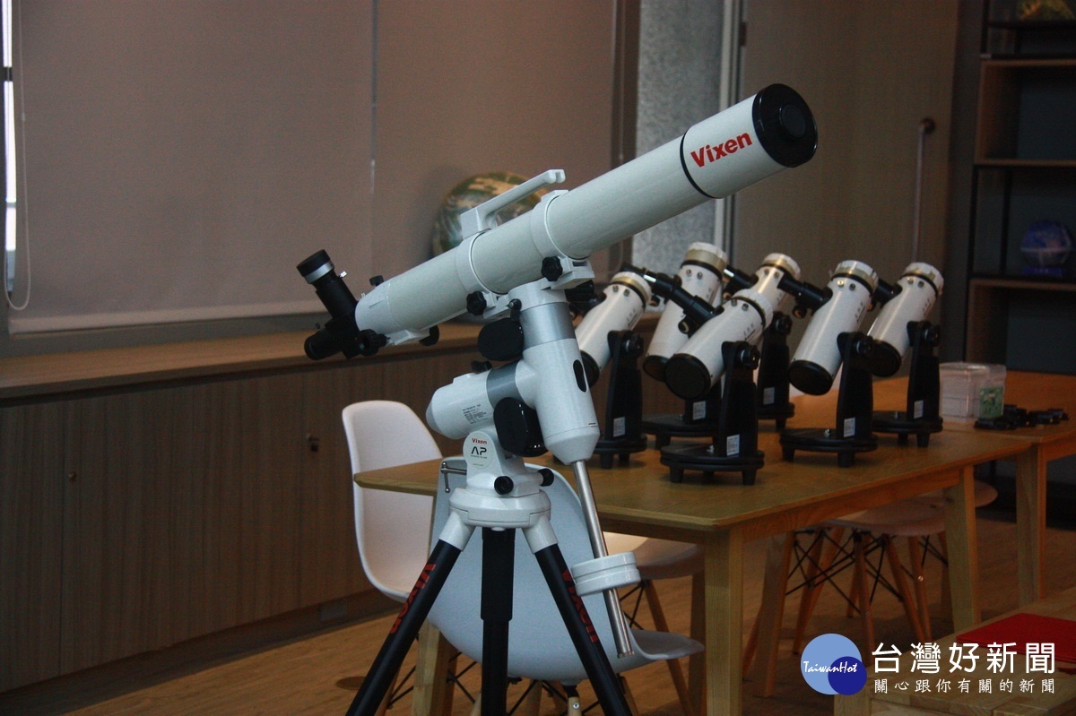 中興高中爭取天文望遠鏡讓同學更精進。（記者扶小萍攝）