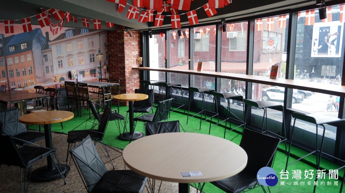 Tulip timeout西門店二樓用餐區舒適安靜,彷彿置身丹麥街道。