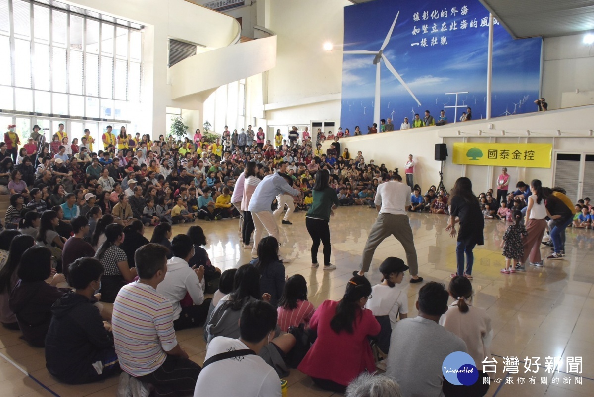 2019國泰藝術節與雲門共舞,貼近民眾沒距離。