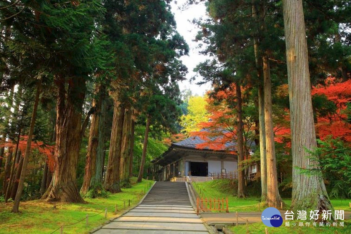 世界文化遺產中尊寺內暗藏一座貼滿金箔的「金色堂」（圖／暢遊旅行社提供）