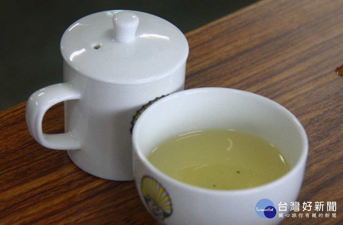 冬片茶是名間特有茶品，茶湯清香。（記者扶小萍攝）