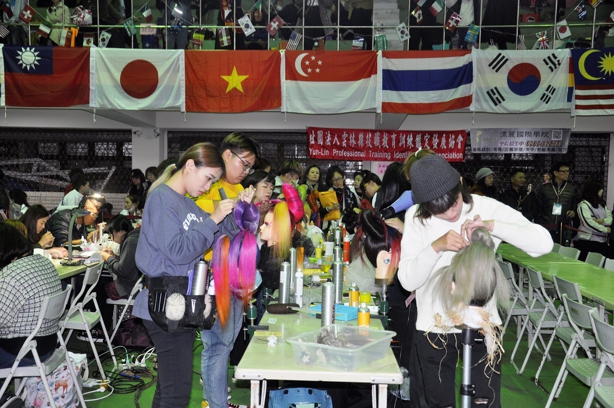 「2019台灣世界盃髮型美容美睫美甲紋繡國際比賽」在建國科技大學舉行。圖/記者鄧富珍攝