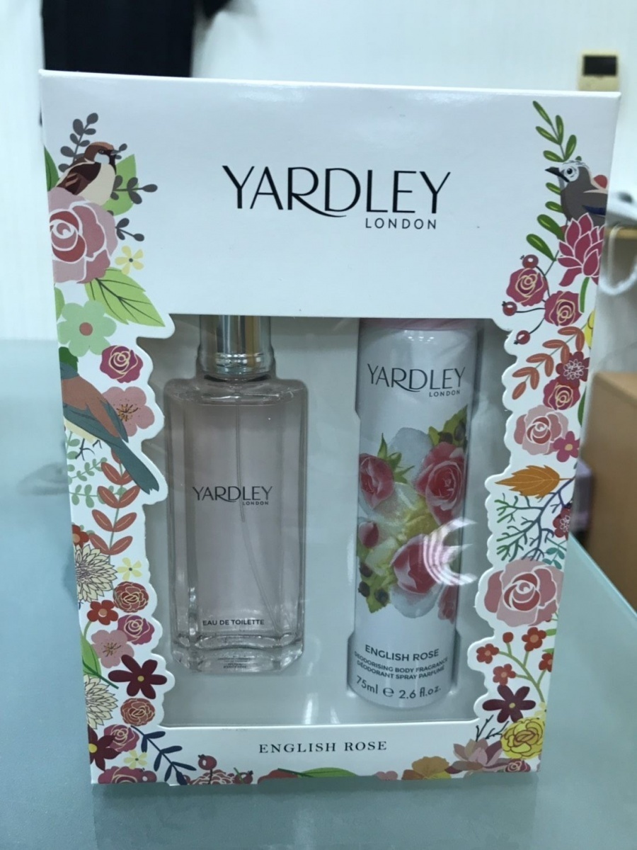 YARDLEY英國玫瑰香氛禮盒組-YLB-01，因包裝體積比達1.21，超過基準值1，因此被北市府環保局依違反《資源回收再利用法》開罰。（圖／台北市府環保局）