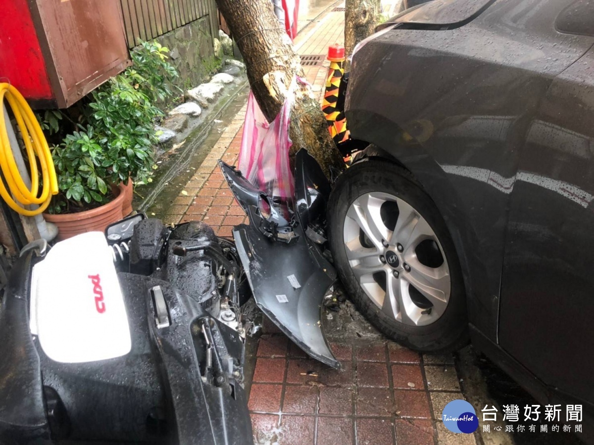 車主烏龍報案汽車被竊 車未做煞車動作滑行撞樹