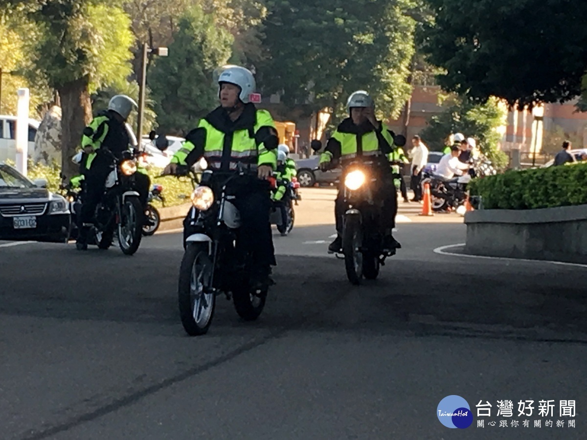 各分局獲配新車即投入執勤行列。（記者扶小萍攝）