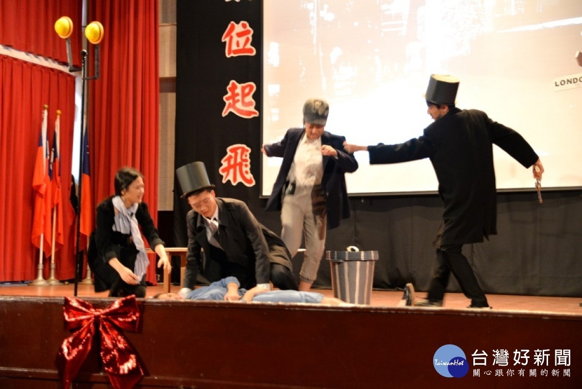 大華中學成果發表會，重頭戲便是高中部校訂必修課程「英文戲劇」的成果展演。