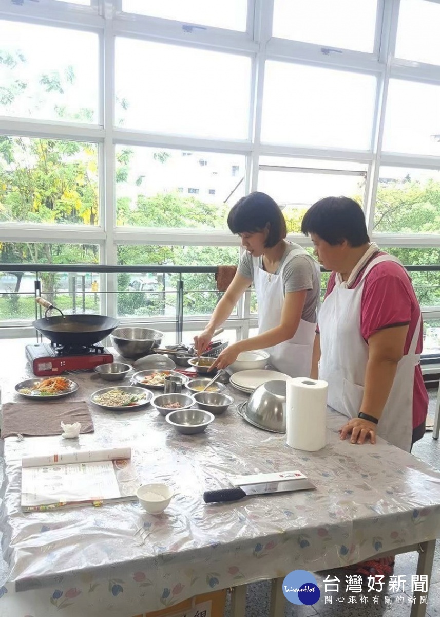 膳食烹調等職前訓練課程。