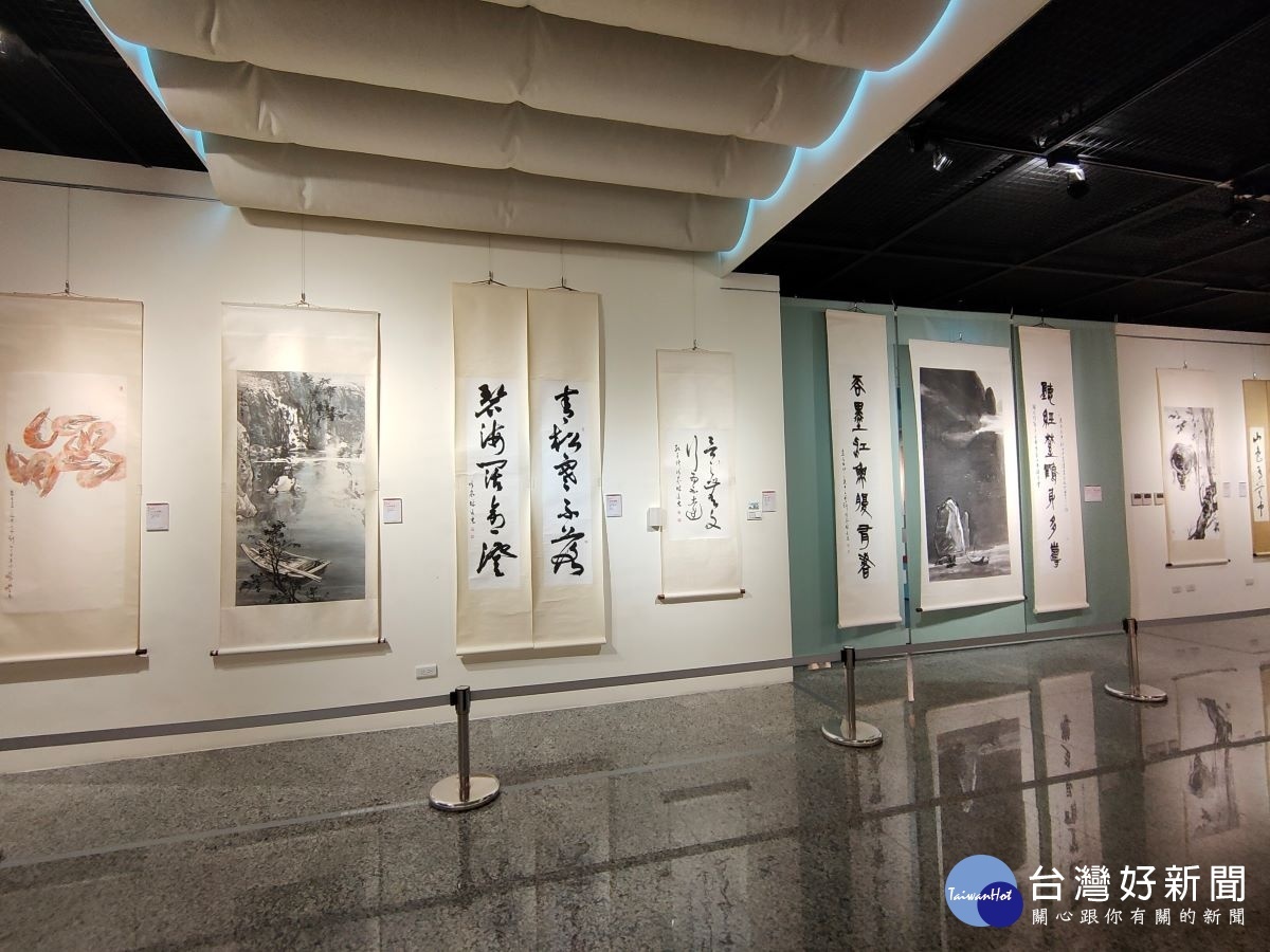 行雲流水天地間,林進忠書畫展。圖/記者鄧富珍攝